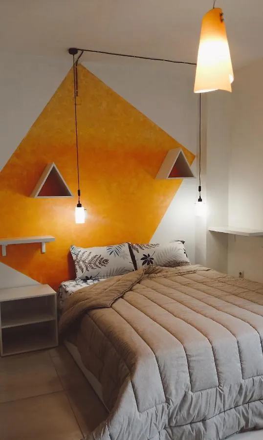Sunny Street Apartment Selanik